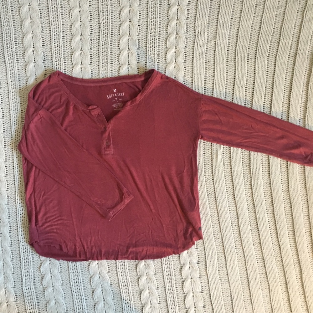 American Eagle maroon/rust mid-sleeve top